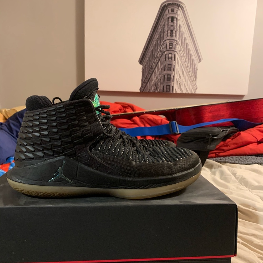 Jordan 32 basketball shoes - Picture 2 of 5